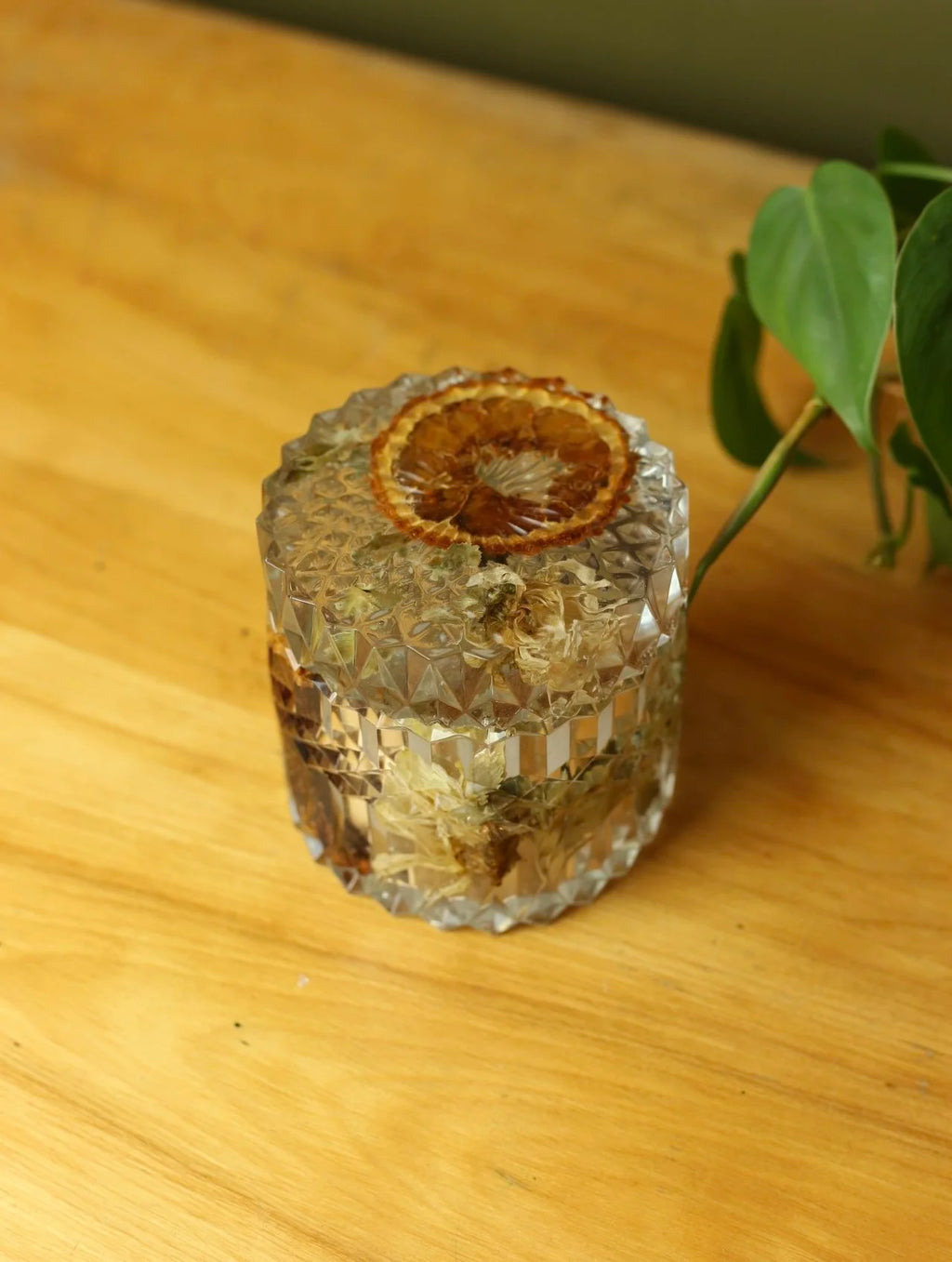Antique Style Orange Slice Resin Jar