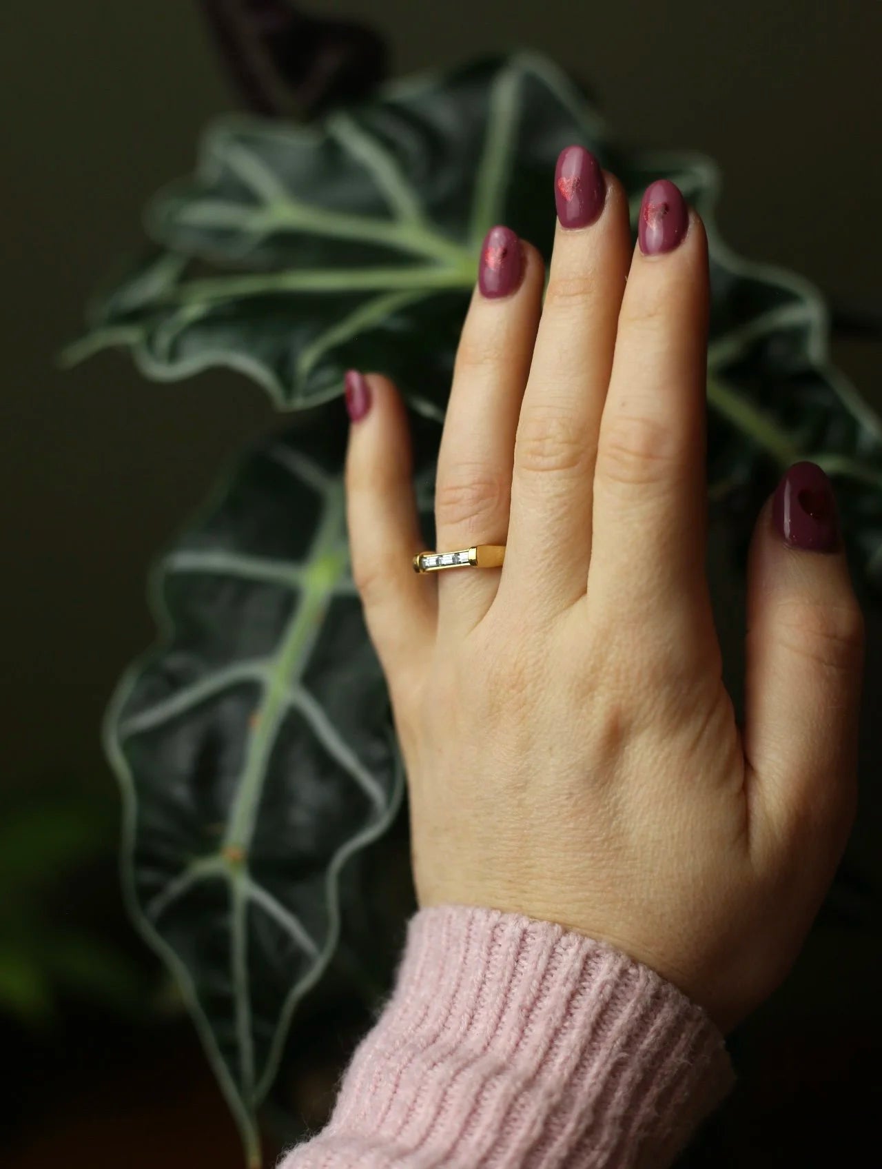 Avon Baguette Gold tone Band Ring - Size 8