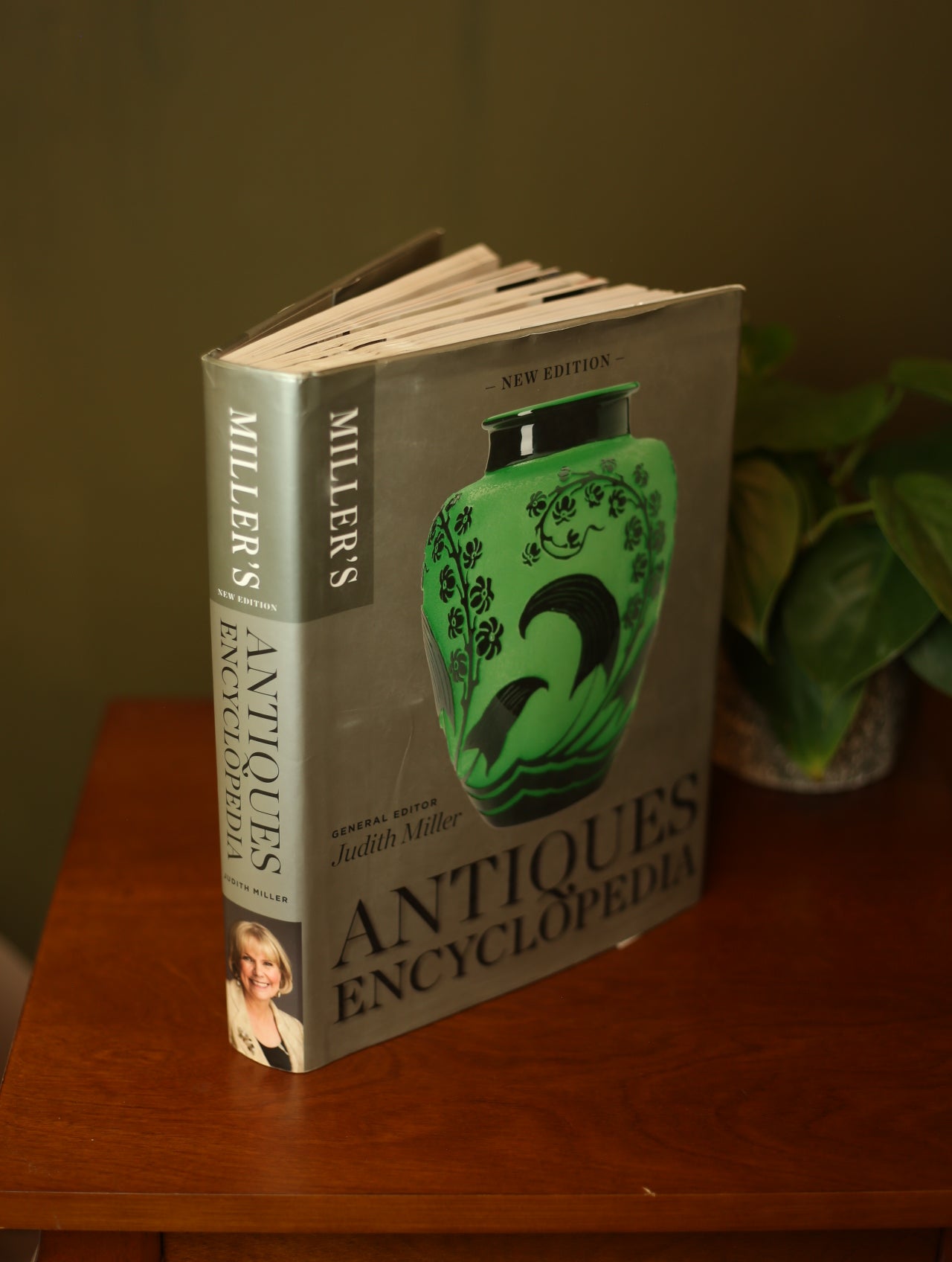 Miller's Antiques Encyclopedia by Judith Miller